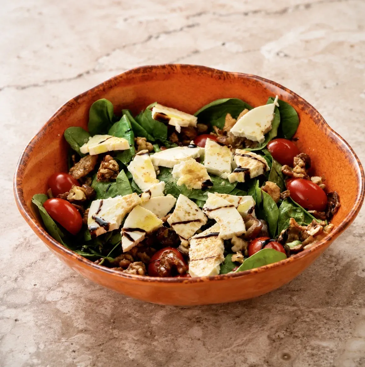 Ensalada de 
  Espinacas y Queso de Cabra de ÔVEN