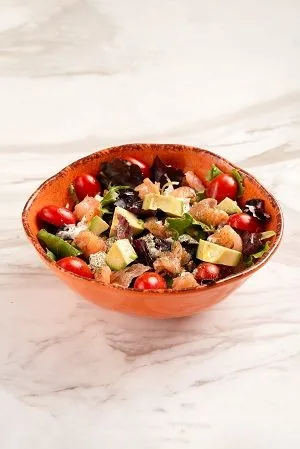 Ensalada de 
  Salmón y Aguacate de ÔVEN